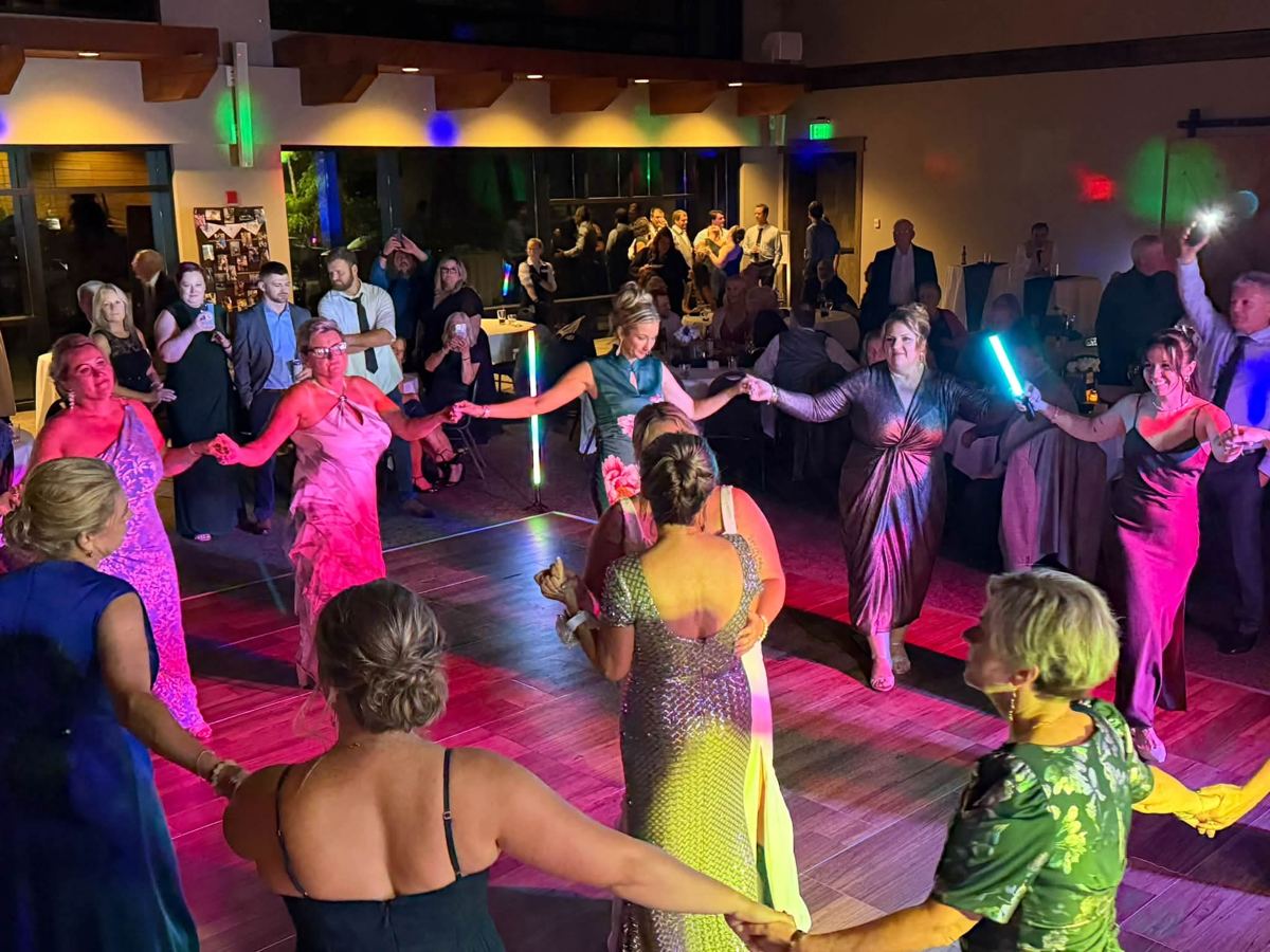 A circle dance