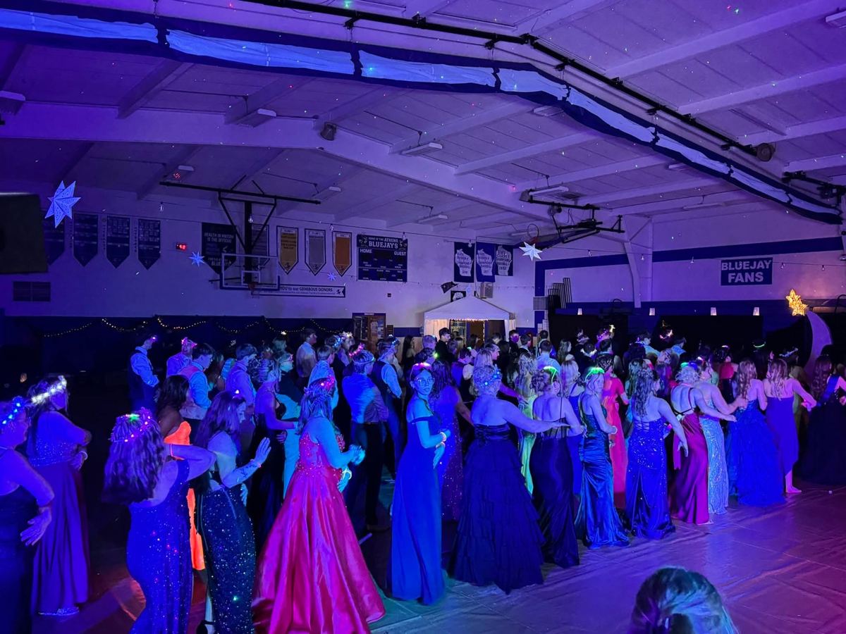 Prom under purple lights
